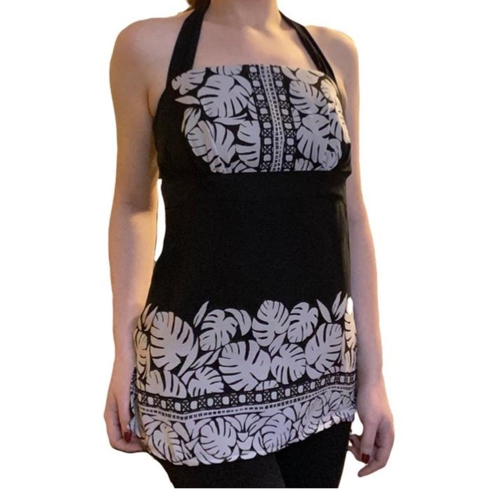 White House Black Market Halter Top. Size 4 (326)